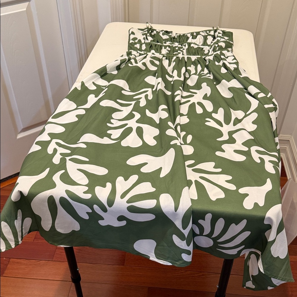 New Green Payton Tropical Print Shirred Bodice Slimming Flowy Beach Midi Large - Picture 11 of 15